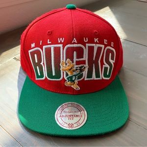 Milwaukee Bucks Mitchell & Ness Hardwood Classics Retro Snapback Vintage Logo